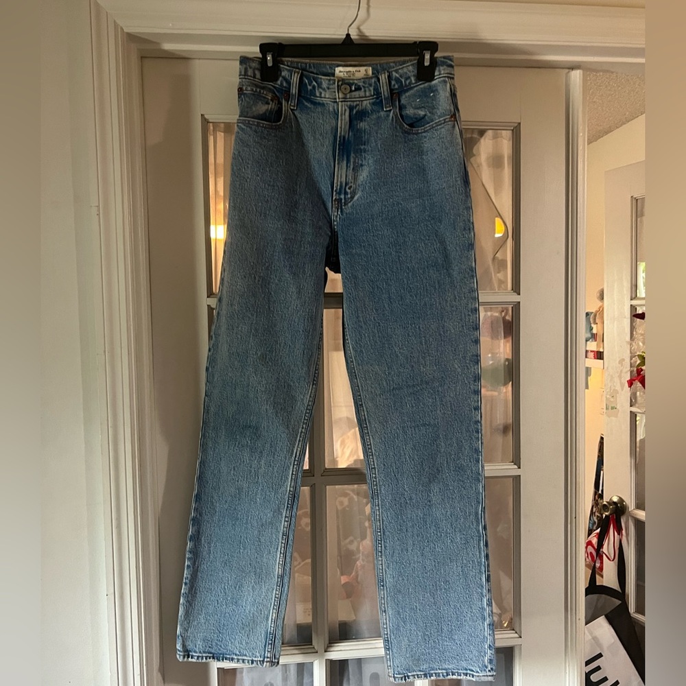 Abercrombie The 90s Straight Ultra High Rise